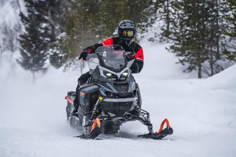 LYNX RANGER 49 PRO - OMTYCKT FAMILJEMASKIN TAR NY SKEPNAD OCH SLÄPPER ...