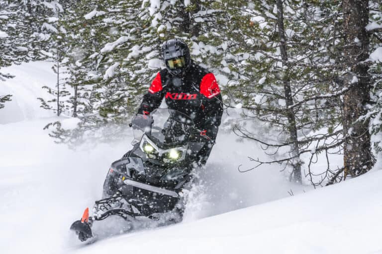 LYNX RANGER 49 PRO - OMTYCKT FAMILJEMASKIN TAR NY SKEPNAD OCH SLÄPPER ...