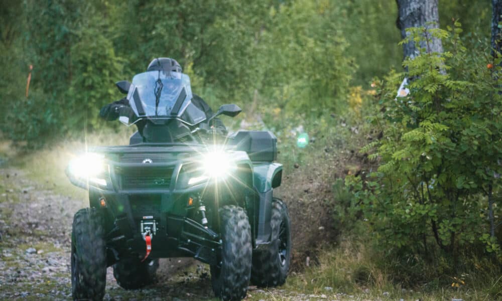 TERRÄNGTUR MED YAMAHA GRIZZLY 700 EPS SE - Sledtrax