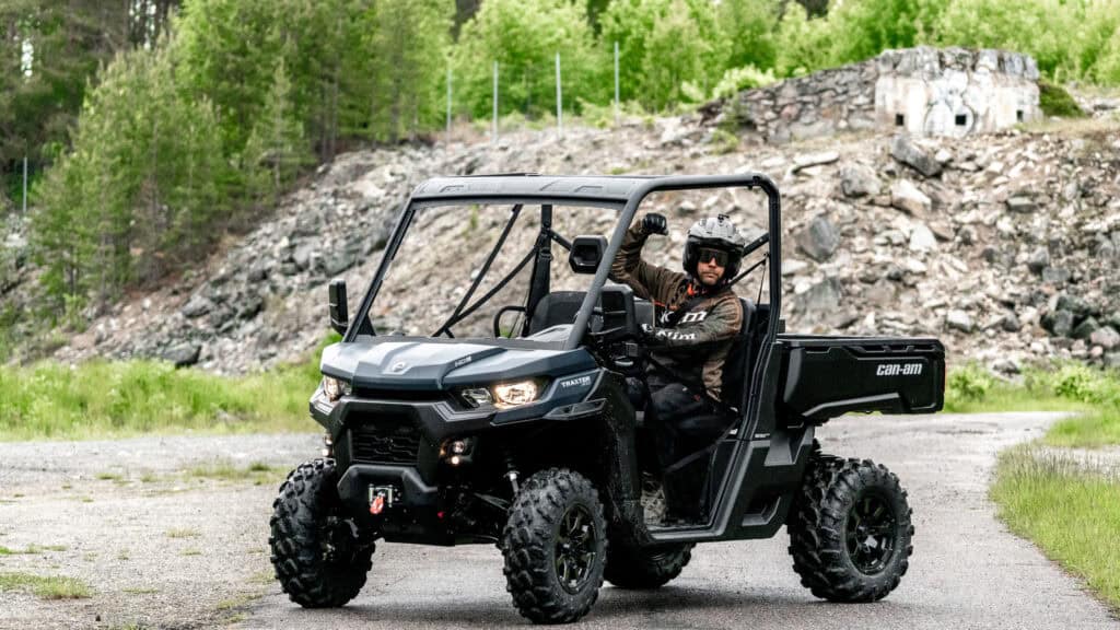 CAN-AM TRAXTER XU HD9 – ARBETSMASKINEN MED FINESS!