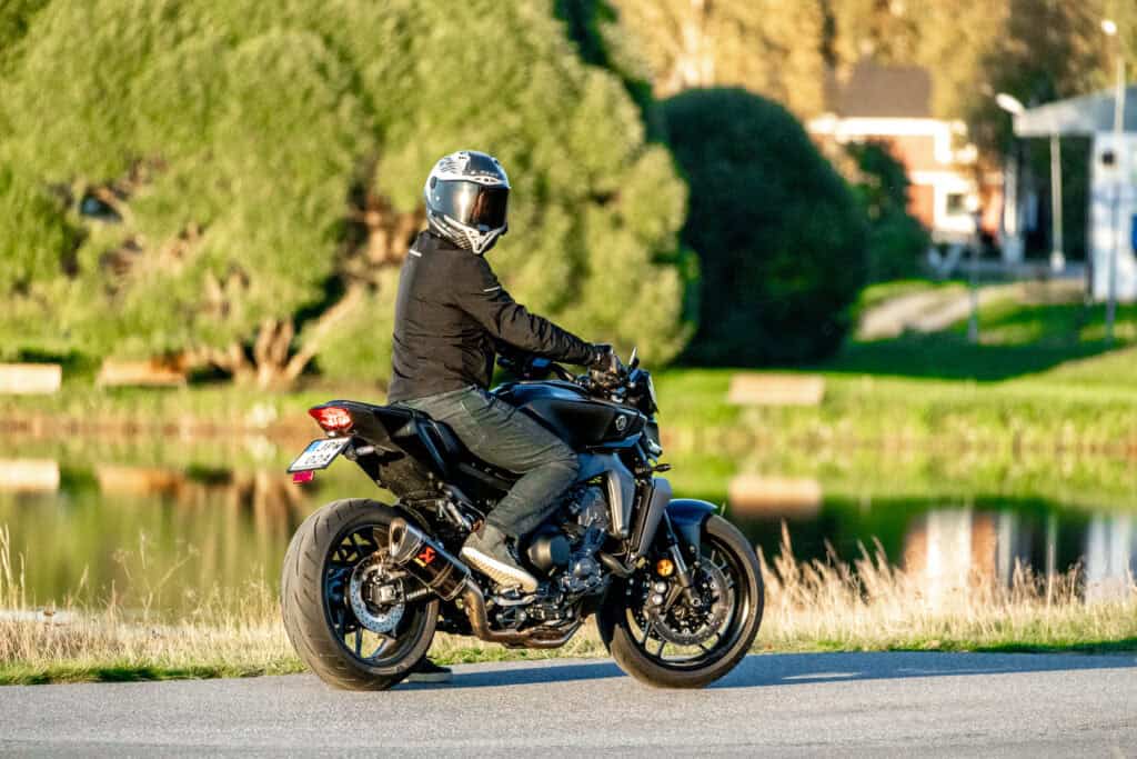 YAMAHA MT-09 – EN SOMMAR PÅ TVÅ HJUL!